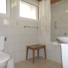 Badezimmer mit Duschwanne